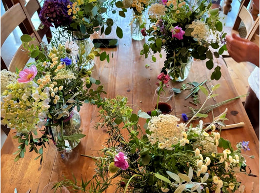 Flower Arranging with Armonia Gardens
