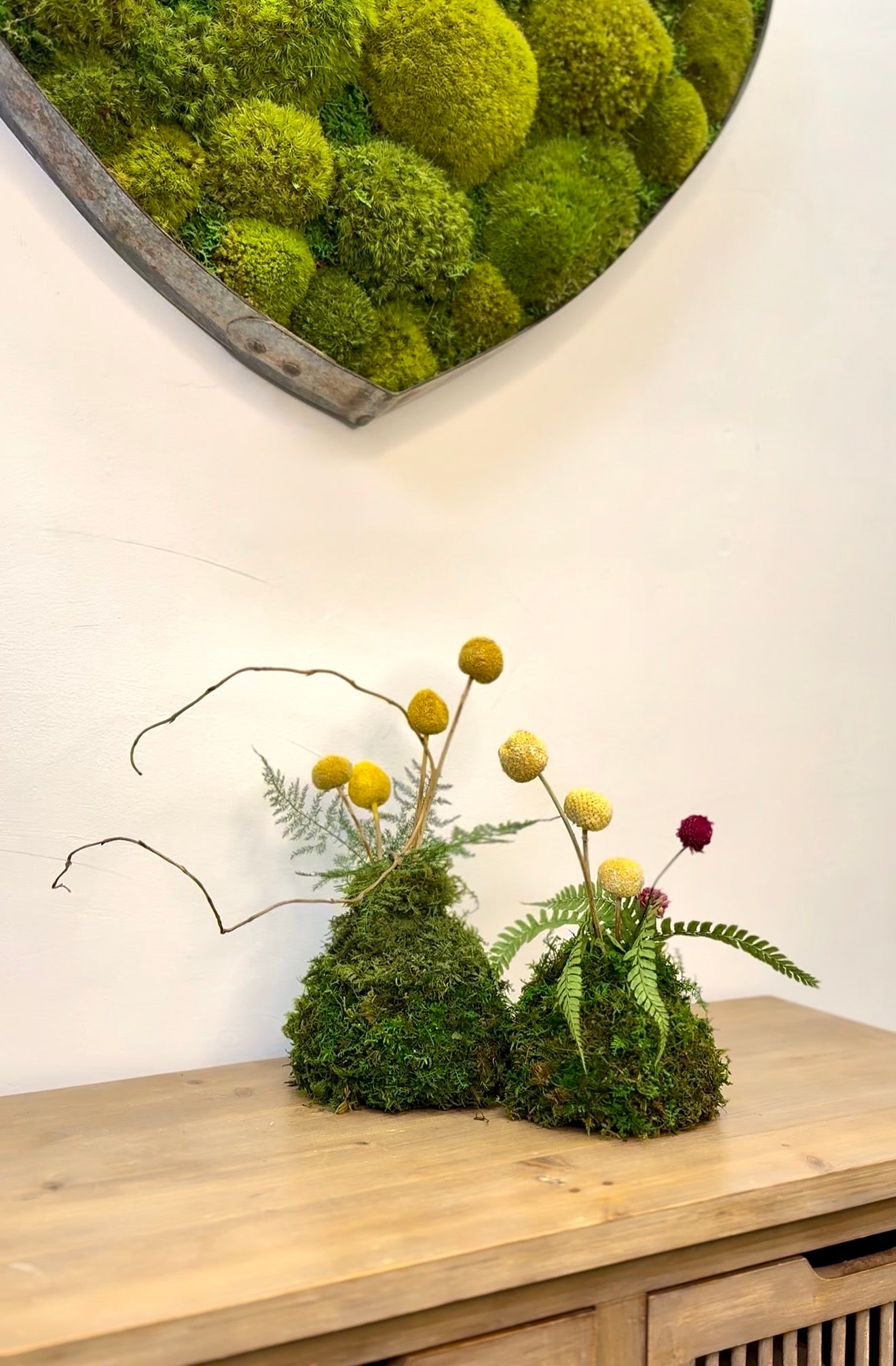 Mossy Vases with Dried Flowers Workshop